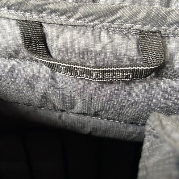 LL Bean ultralight 850 down sweater coat Packs into its own pocket! - Picture 2 of 7